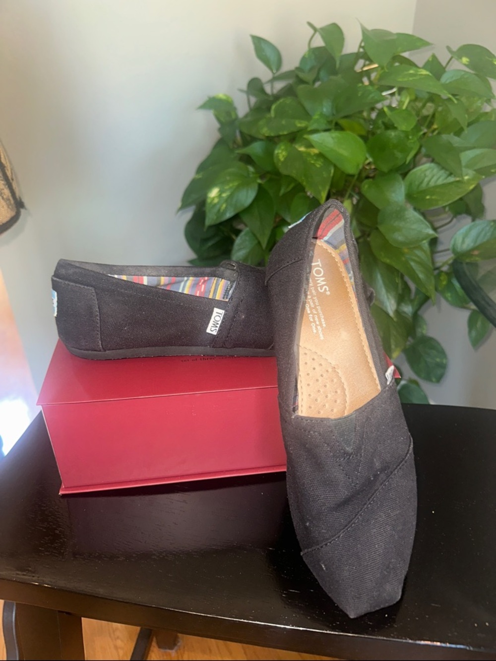 TOMS Black Canvas Women's Slip-On Flats